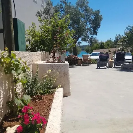 Apartment In With Sea View, Terrace, Air Conditioning, Wifi