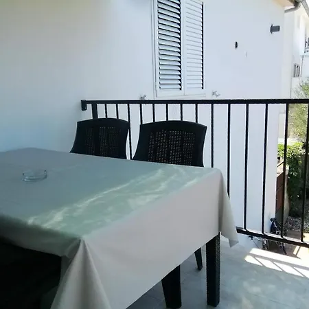 Apartment In With Sea View, Terrace, Air Conditioning, Wifi