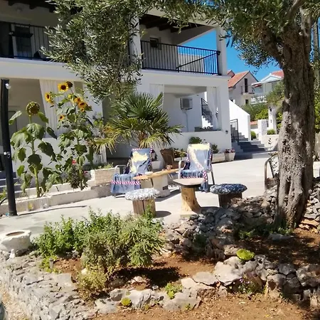 In With Sea View, Terrace, Air Conditioning, Wifi